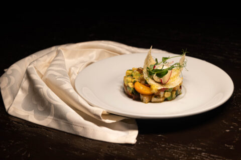 Poză cu Tartar de creveți cu avocado și roșii confiate
