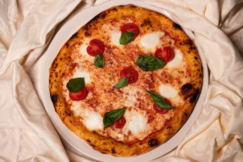Poză cu Pizza Caprese