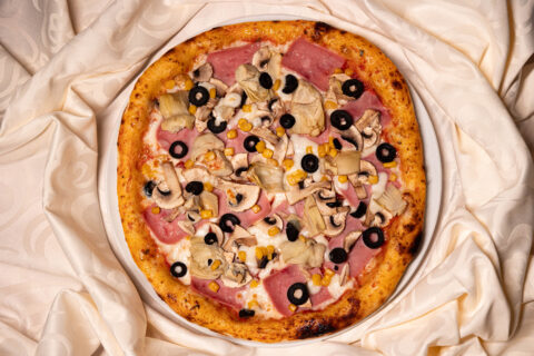 Poză cu Pizza Capriciosa