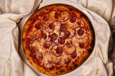 Poză cu Pizza Sausage cu ceapă