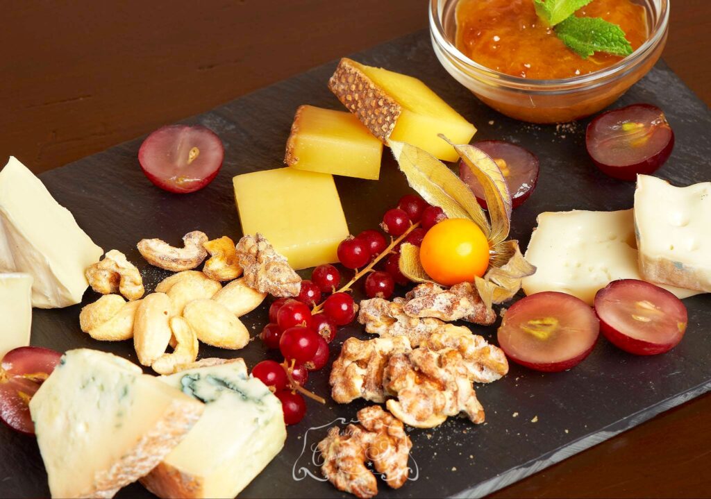Cheese, nuts and fresh fruit platter