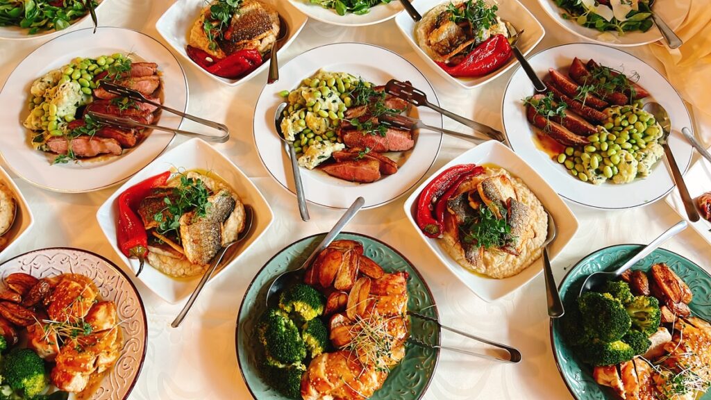 Culinary preparation with meat, vegetables and greens