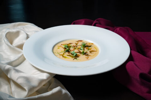 Photo with Creamy celeriac soup with crispy onions