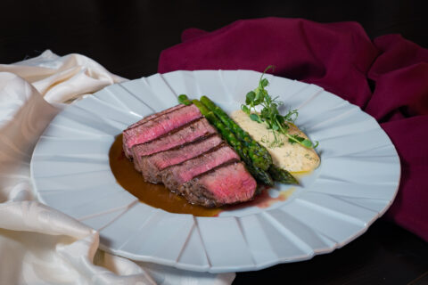 Picture with Spanish beef tenderloin with asparagus