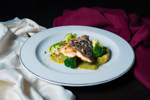 Photo with Fillet of sea bream with roasted broccoli